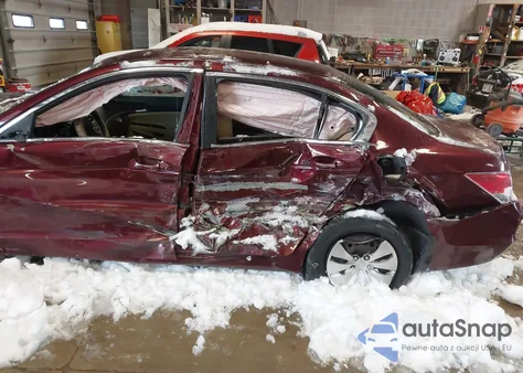 2011 Honda Accord 2.4 Lx z USA, uszkodzony, nr VIN 1HGCP2F3XBA006392